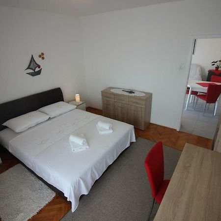 Apartment Vanda Novi Vinodolski Luaran gambar